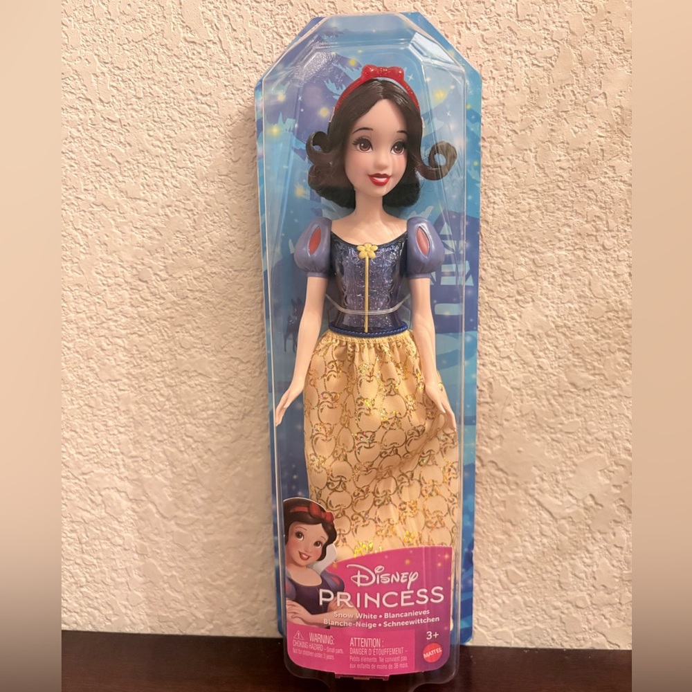 Disney Princess Snow White Doll in Blue and Yellow Gown